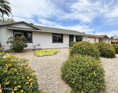 14010 N 40th Place - Photo Thumbnail 1