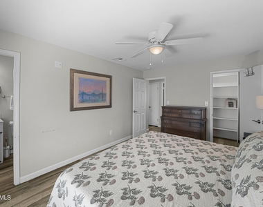 208 E Oxford Drive - Photo Thumbnail 16