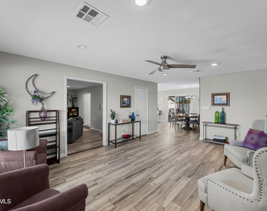 208 E Oxford Drive - Photo Thumbnail 10