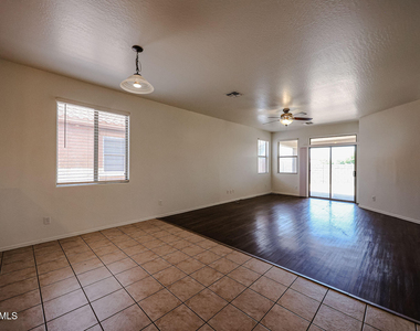 6307 S 69th Glen - Photo Thumbnail 31