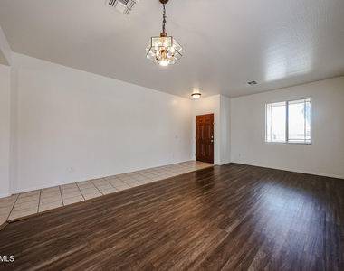 6307 S 69th Glen - Photo Thumbnail 12
