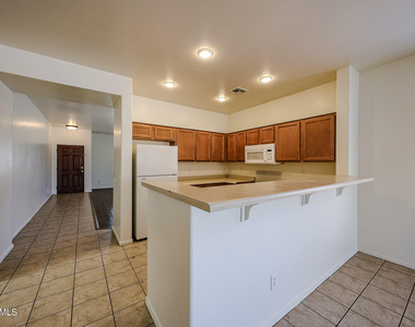 6307 S 69th Glen - Photo Thumbnail 8