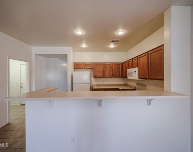 6307 S 69th Glen - Photo Thumbnail 7