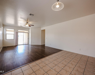 6307 S 69th Glen - Photo Thumbnail 30