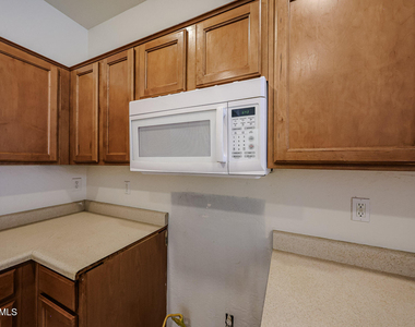 6307 S 69th Glen - Photo Thumbnail 5