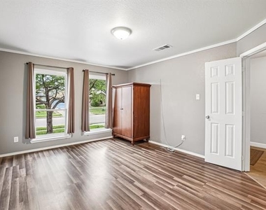 1220 Mockingbird Drive - Photo Thumbnail 17