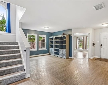 1220 Mockingbird Drive - Photo Thumbnail 2