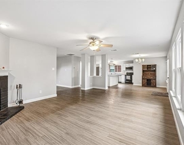 1220 Mockingbird Drive - Photo Thumbnail 4