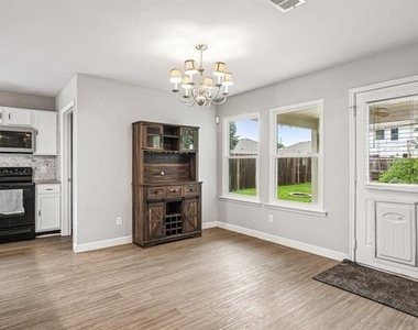 1220 Mockingbird Drive - Photo Thumbnail 8