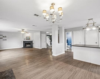 1220 Mockingbird Drive - Photo Thumbnail 6