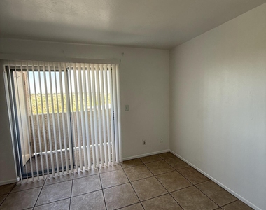 12123 W Bell Road - Photo Thumbnail 31