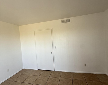 12123 W Bell Road - Photo Thumbnail 29