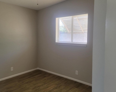 204 N Standage Street - Photo Thumbnail 28