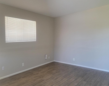 204 N Standage Street - Photo Thumbnail 8