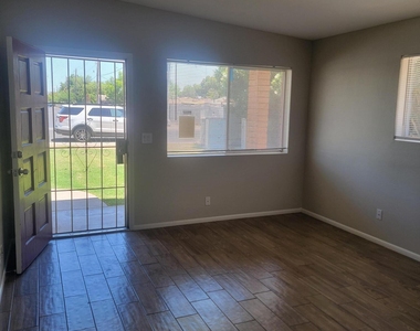 204 N Standage Street - Photo Thumbnail 6