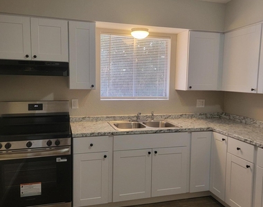 204 N Standage Street - Photo Thumbnail 14