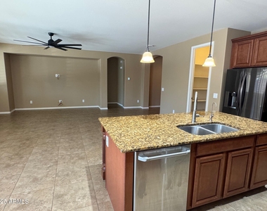 135 W Yellow Wood Avenue - Photo Thumbnail 9
