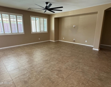 135 W Yellow Wood Avenue - Photo Thumbnail 7