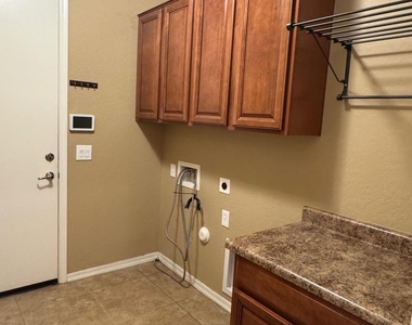 135 W Yellow Wood Avenue - Photo Thumbnail 18