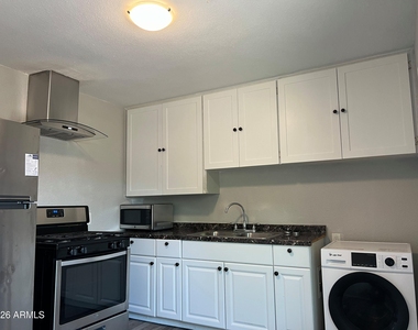 2726 E Willetta Street - Photo Thumbnail 4