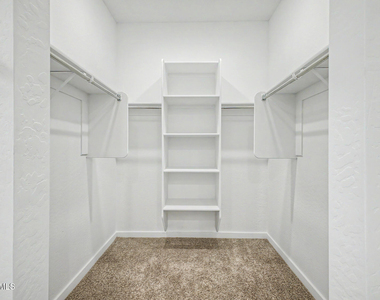 16036 W Desert Hollow Drive - Photo Thumbnail 10