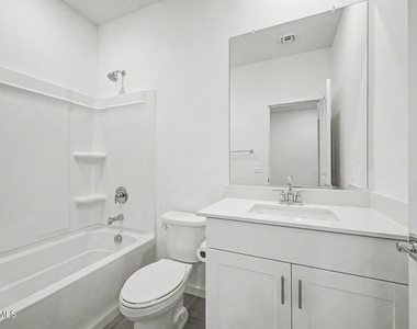 16036 W Desert Hollow Drive - Photo Thumbnail 7