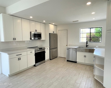 19907 N Denaro Drive - Photo Thumbnail 2