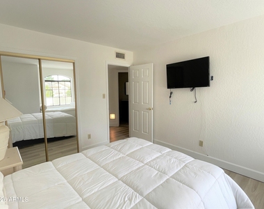 19907 N Denaro Drive - Photo Thumbnail 24