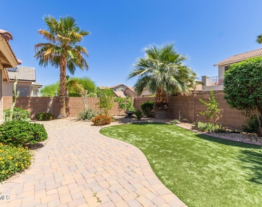 16523 W Saguaro Lane - Photo Thumbnail 15