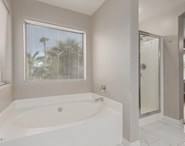 16523 W Saguaro Lane - Photo Thumbnail 8