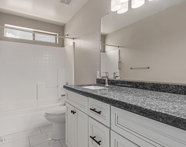 16523 W Saguaro Lane - Photo Thumbnail 10
