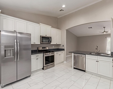 16523 W Saguaro Lane - Photo Thumbnail 3