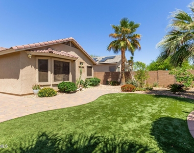 16523 W Saguaro Lane - Photo Thumbnail 1
