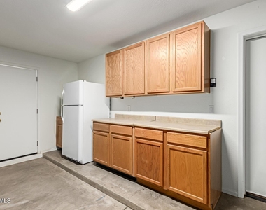 16523 W Saguaro Lane - Photo Thumbnail 14