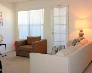8787 E Mountain View Road - Photo Thumbnail 2
