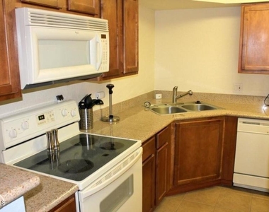 8787 E Mountain View Road - Photo Thumbnail 4