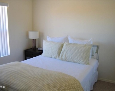 8787 E Mountain View Road - Photo Thumbnail 11