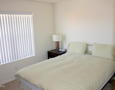 8787 E Mountain View Road - Photo Thumbnail 12
