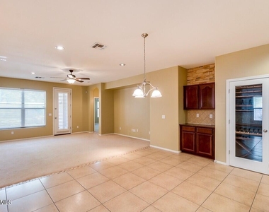 6113 S 44th Lane - Photo Thumbnail 4