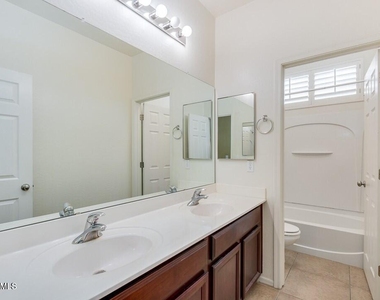 6113 S 44th Lane - Photo Thumbnail 14