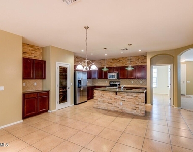 6113 S 44th Lane - Photo Thumbnail 2