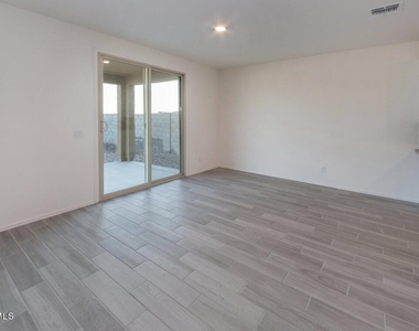 7243 N 125th Drive - Photo Thumbnail 13