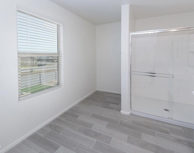 7243 N 125th Drive - Photo Thumbnail 33