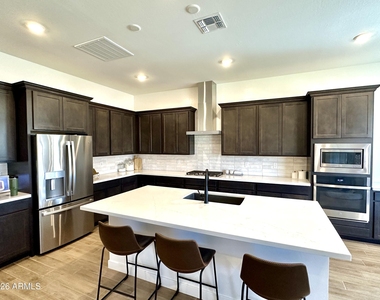 3718 E Gold Mountain Avenue - Photo Thumbnail 10