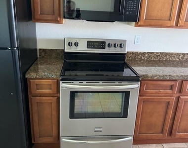 2338 N 52nd Street - Photo Thumbnail 2