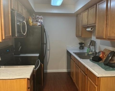 1336 E Mountain View Road - Photo Thumbnail 8