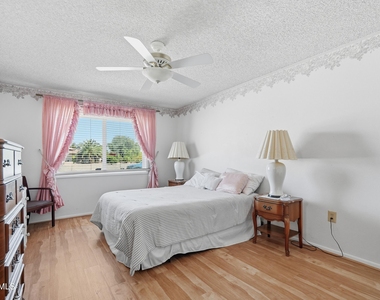 9807 W Mockingbird Drive - Photo Thumbnail 26