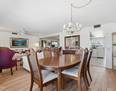 9807 W Mockingbird Drive - Photo Thumbnail 14