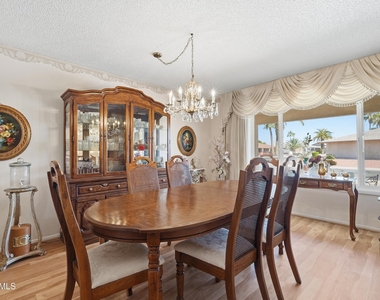9807 W Mockingbird Drive - Photo Thumbnail 16