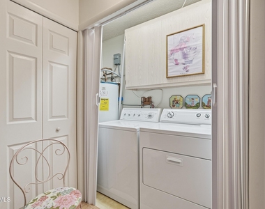 9807 W Mockingbird Drive - Photo Thumbnail 29